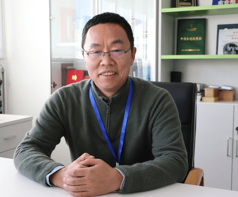 Li Hong